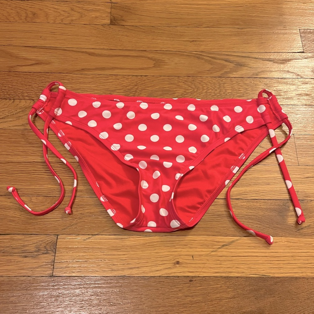 Polka dot bikini bottom 👙